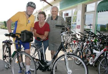 P. Josef, Familie Gschwandtner mit Fahrrad