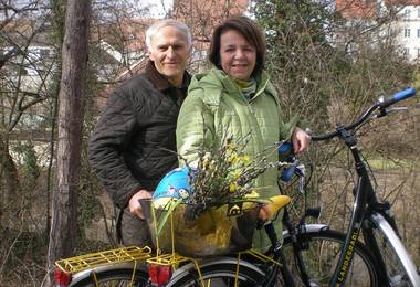 Pauline und Alois Gschwandtner mit Fahrrdern